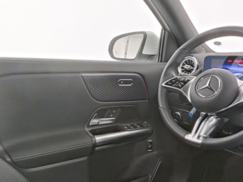 Mercedes-Benz EQA 300 4M Progressive Navi ParkP EasyP Kamera