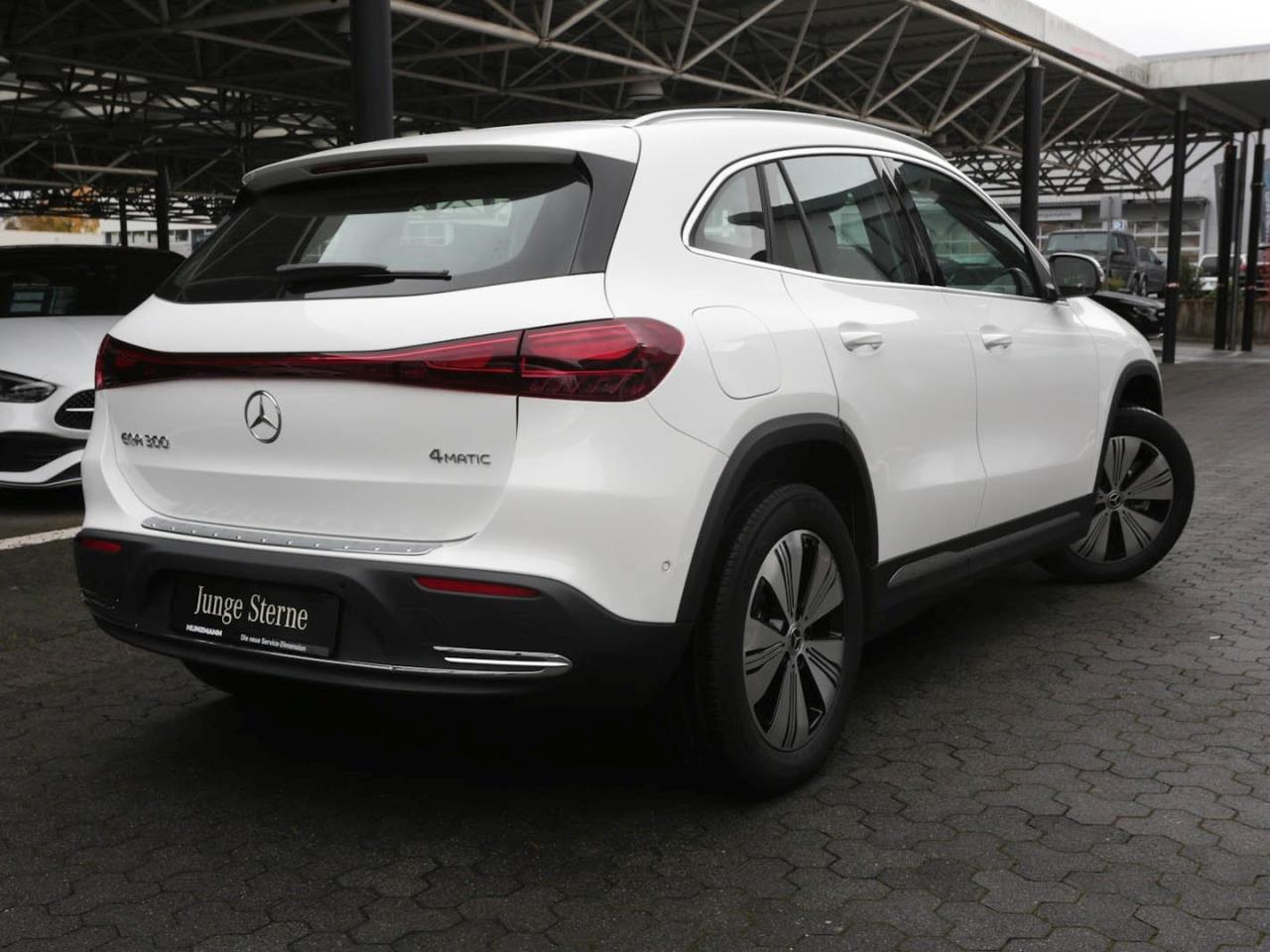 Mercedes-Benz EQA 300 4M Progressive Navi ParkP EasyP Kamera