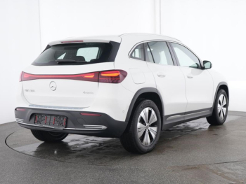 Mercedes-Benz EQA 300 4M Progressive Navi ParkP EasyP Kamera
