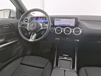 Mercedes-Benz EQA 300 4M Progressive Navi ParkP EasyP Kamera