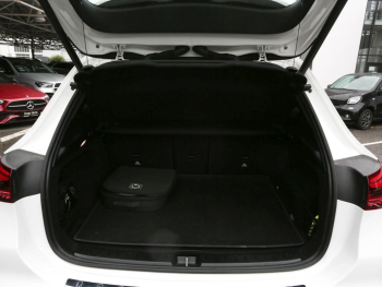 Mercedes-Benz EQA 300 4M Progressive Navi ParkP EasyP Kamera