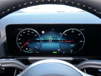 Mercedes-Benz EQA 300 4M Progressive Night Kamera AMG Felgen