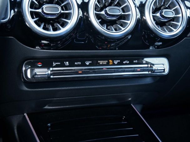 Mercedes-Benz EQA 300 4M Progressive Night Kamera AMG Felgen