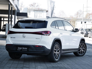 Mercedes-Benz EQA 300 4M Progressive Night Kamera AMG Felgen