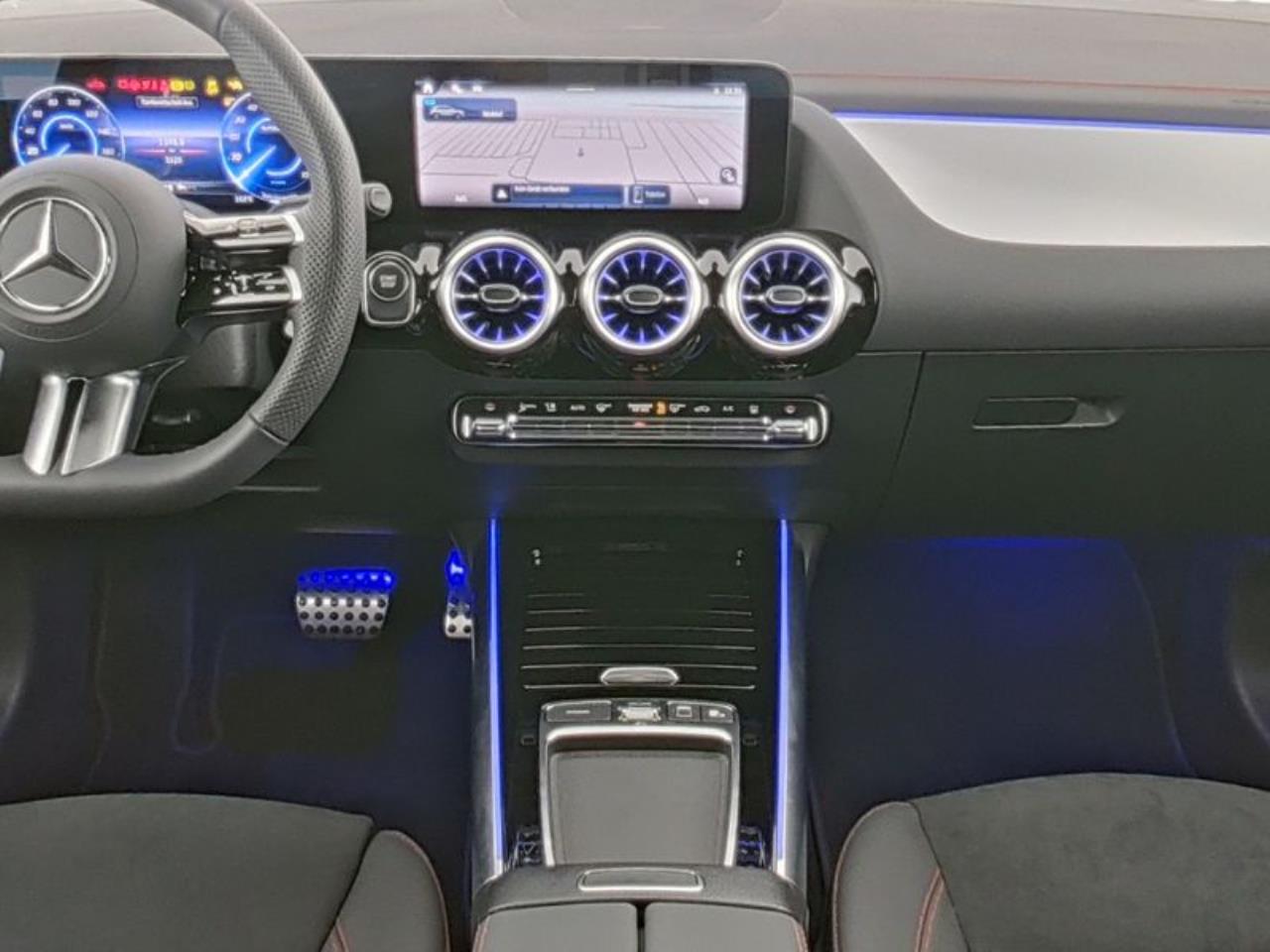 Mercedes-Benz EQA 300 4M AMG Night Navi Panorama EasyPack 360°