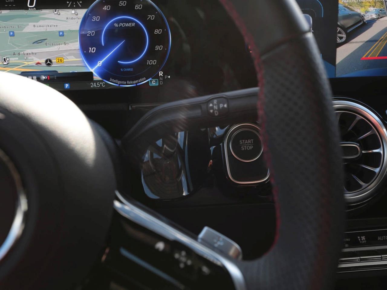 Mercedes-Benz EQA 350 4M AMG Night Panorama Kamera Easy-Pack