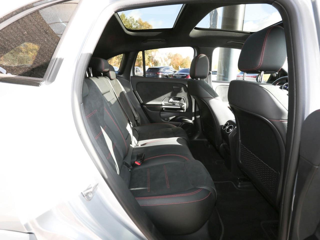 Mercedes-Benz EQA 350 4M AMG Night Panorama Kamera Easy-Pack