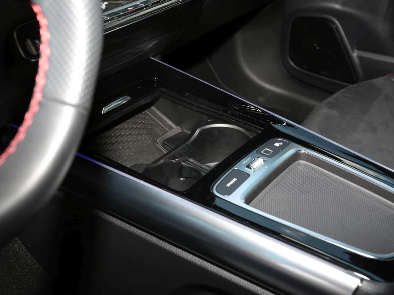 Mercedes-Benz EQA 350 4M AMG Night Panorama Kamera Easy-Pack