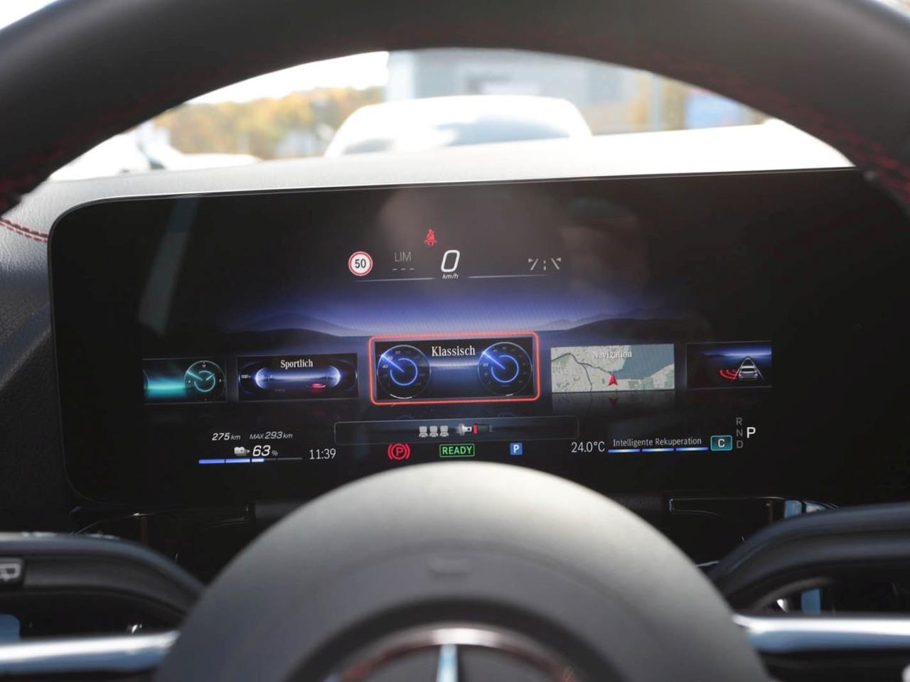 Mercedes-Benz EQA 350 4M AMG Night Panorama Kamera Easy-Pack