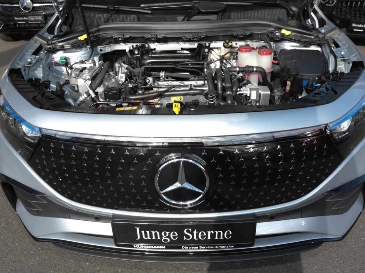 Mercedes-Benz EQA 350 4M AMG Night Panorama Kamera Easy-Pack