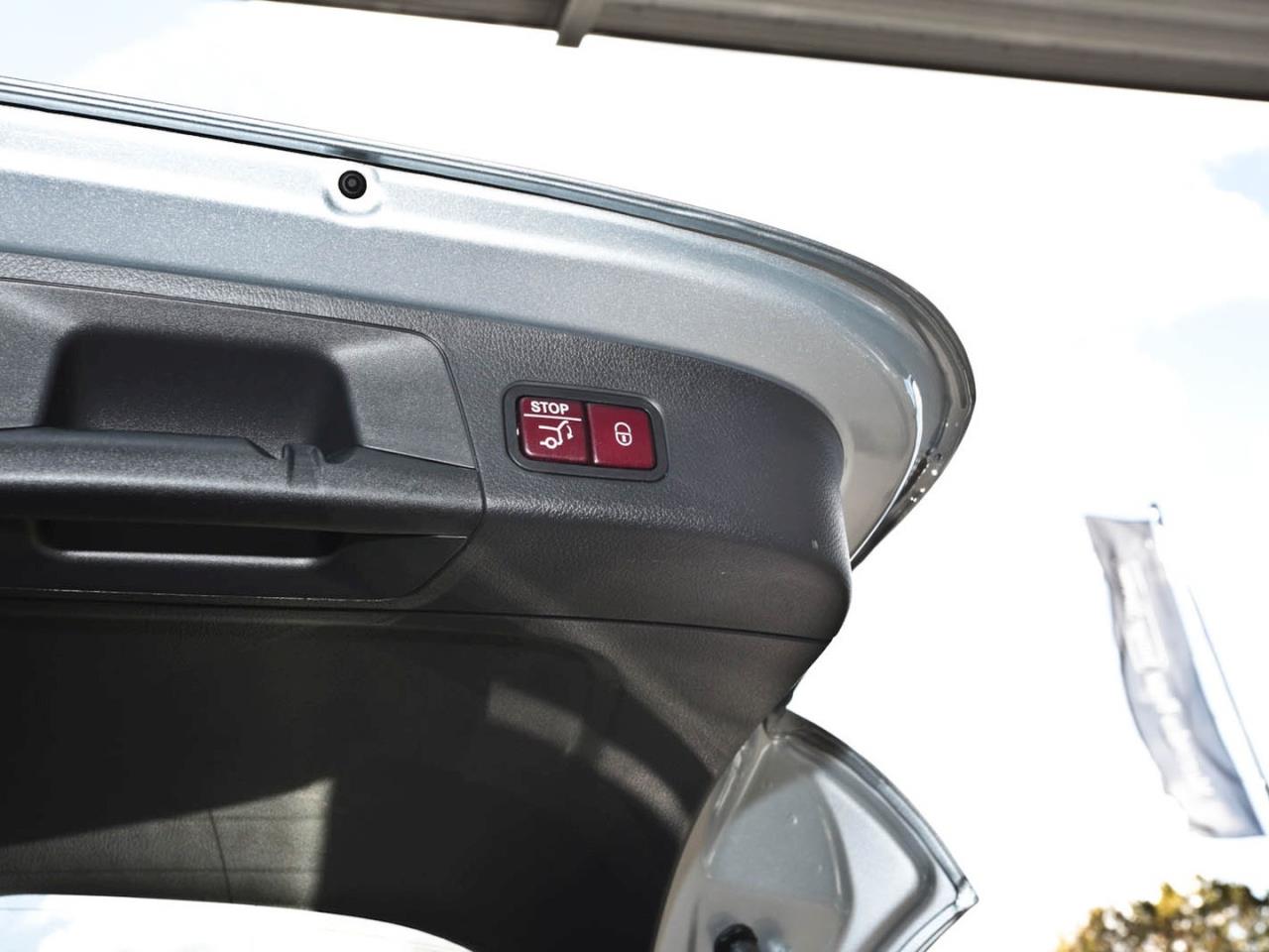 Mercedes-Benz EQA 350 4M AMG Night Panorama Kamera Easy-Pack