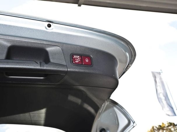 Mercedes-Benz EQA 350 4M AMG Night Panorama Kamera Easy-Pack