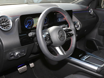 Mercedes-Benz EQA 350 4M AMG Night Panorama Kamera Easy-Pack