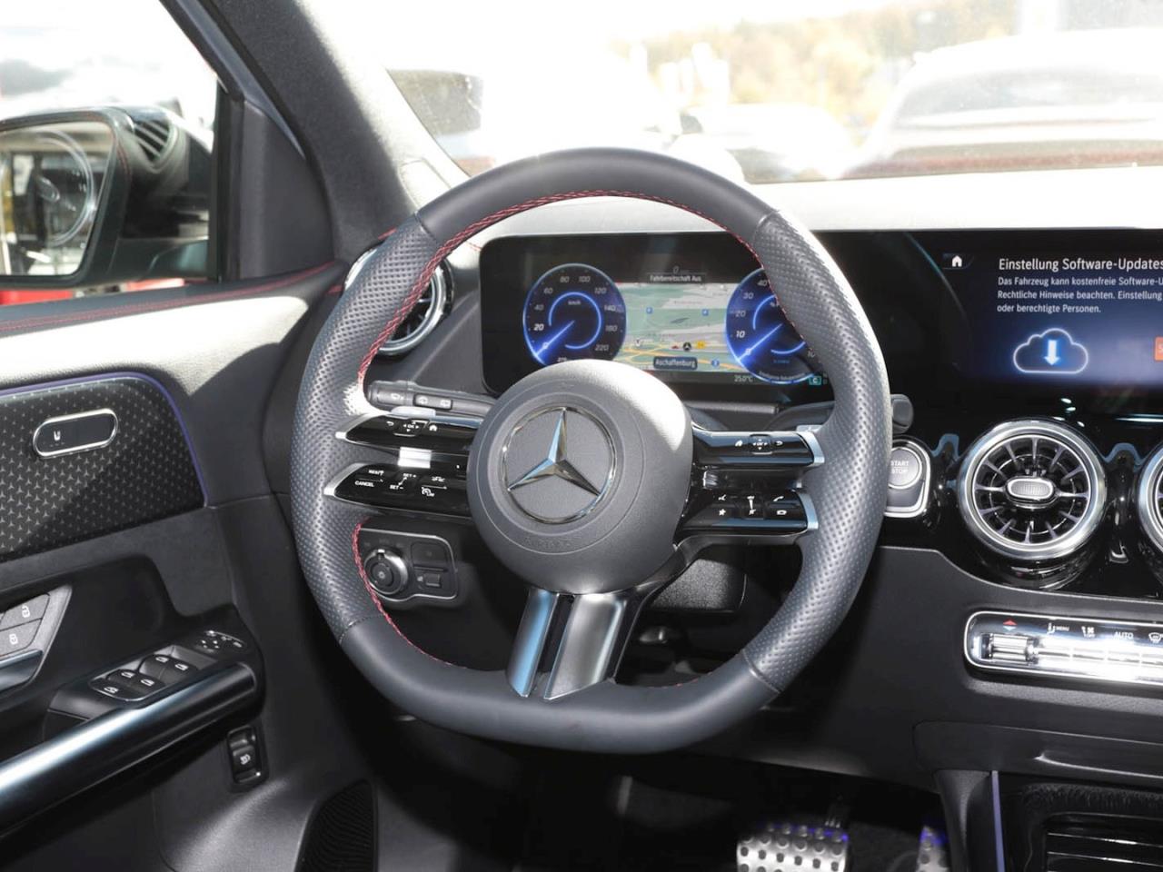 Mercedes-Benz EQA 350 4M AMG Night Panorama Kamera Easy-Pack