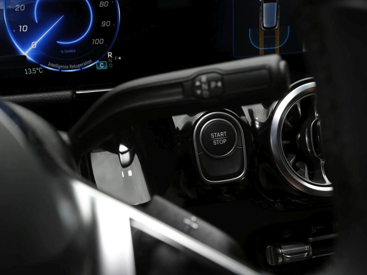 Mercedes-Benz EQA 350 4M Progressive MBUX Navi Panorama Kamera