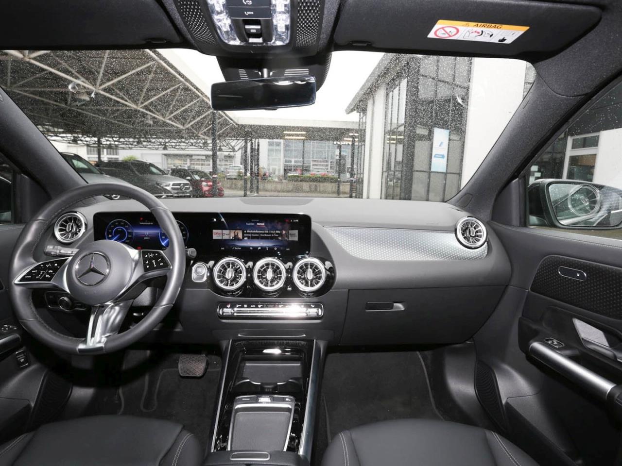 Mercedes-Benz EQA 350 4M Progressive MBUX Navi Panorama Kamera