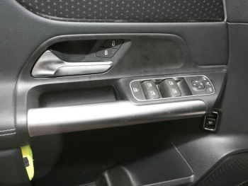 Mercedes-Benz EQA 350 4M Progressive MBUX Navi Panorama Kamera