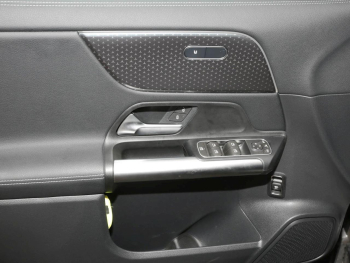 Mercedes-Benz EQA 350 4M Progressive MBUX Navi Panorama Kamera