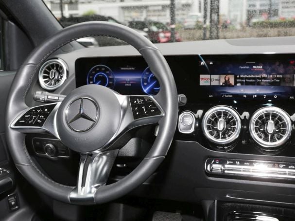 Mercedes-Benz EQA 350 4M Progressive MBUX Navi Panorama Kamera