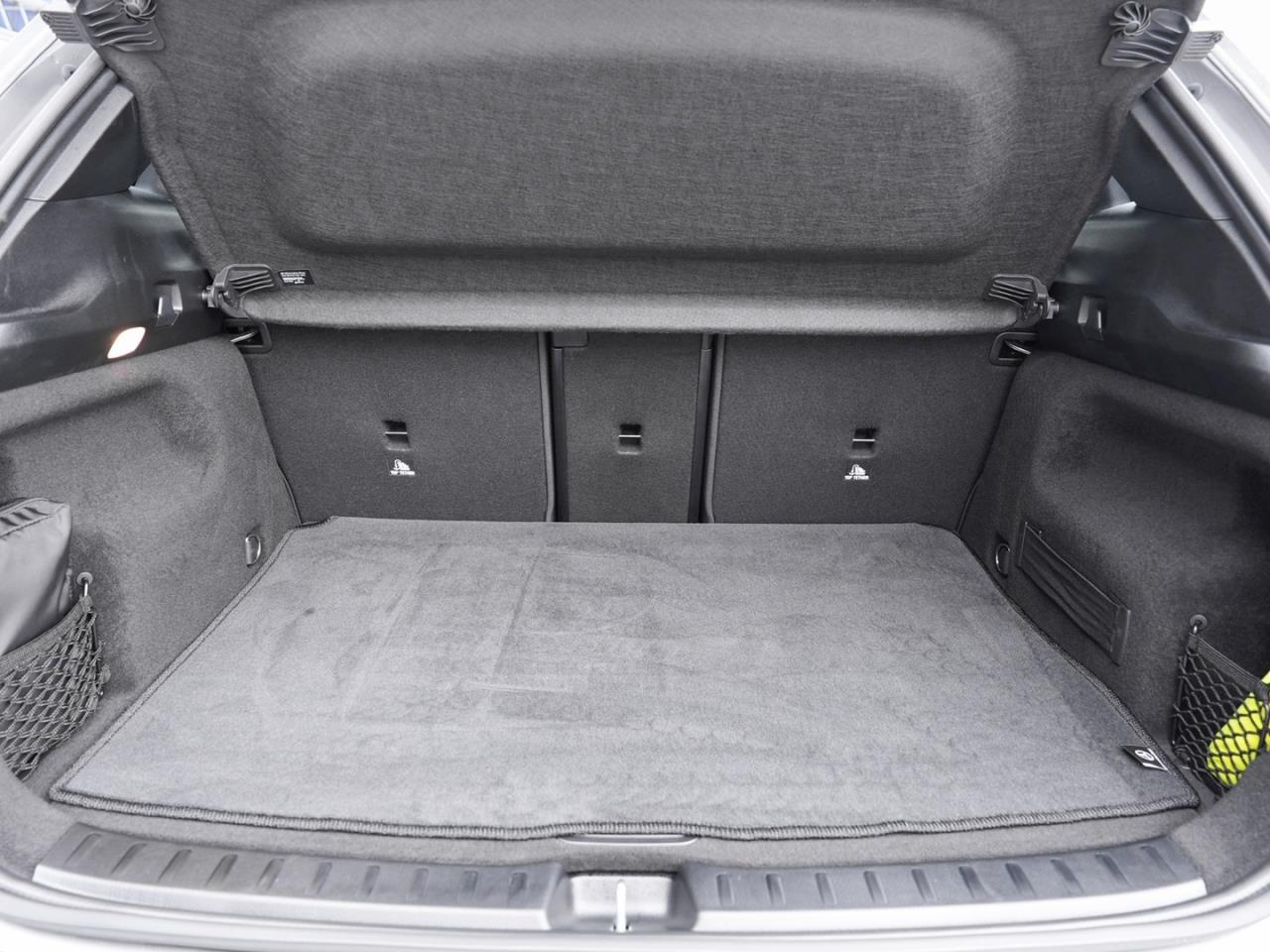 Mercedes-Benz EQA 350 4M AMG Night Panorama 360° EasyPack AHK