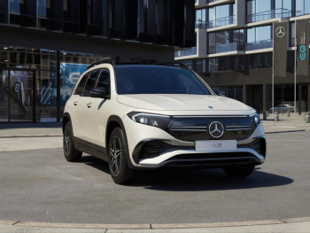 Mercedes-Benz EQB 250 AMG Night HUD Distronic Panorama Kamera