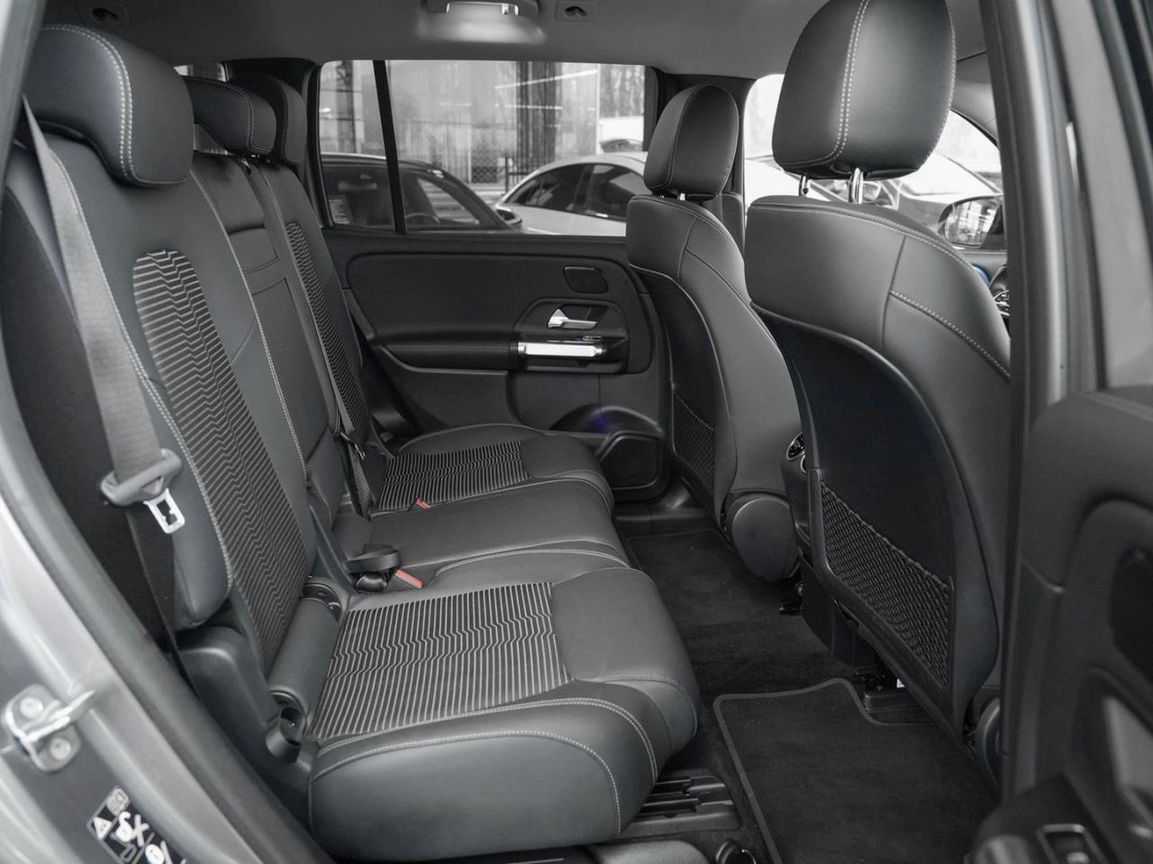 Mercedes-Benz EQB 250 Night Distronic Kamera EasyPack SpiegelP