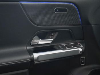 Mercedes-Benz EQB 250 Night Distronic Kamera EasyPack SpiegelP