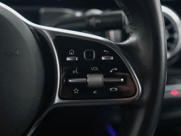 Mercedes-Benz EQB 250 Night Distronic Kamera EasyPack SpiegelP