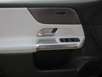 Mercedes-Benz EQB 250 AMG Edition 1 Panorama Easy-Pack 360°