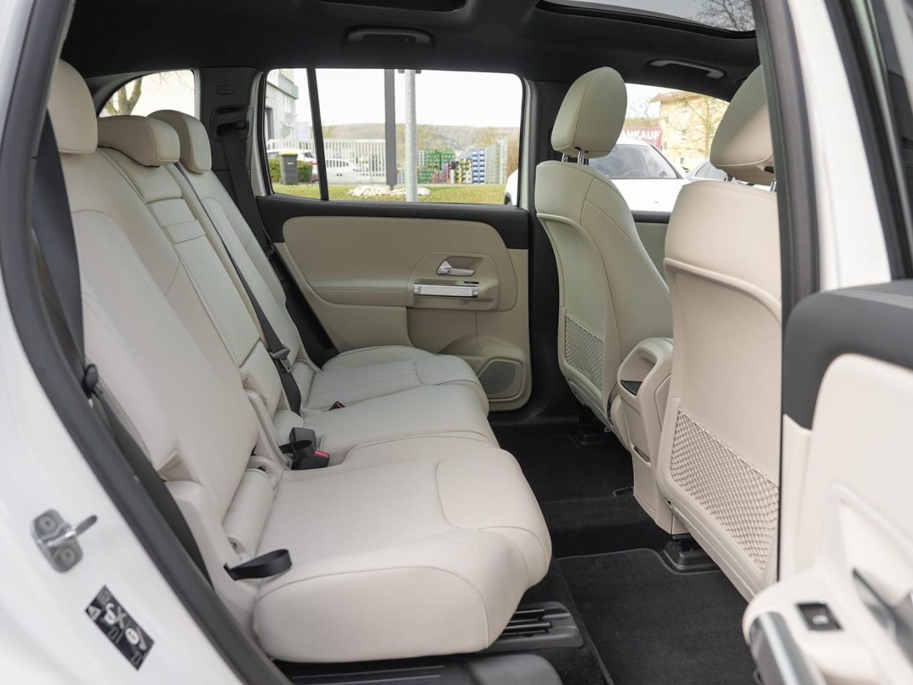 Mercedes-Benz EQB 250+ Progressive Panorama 360° Winterpaket