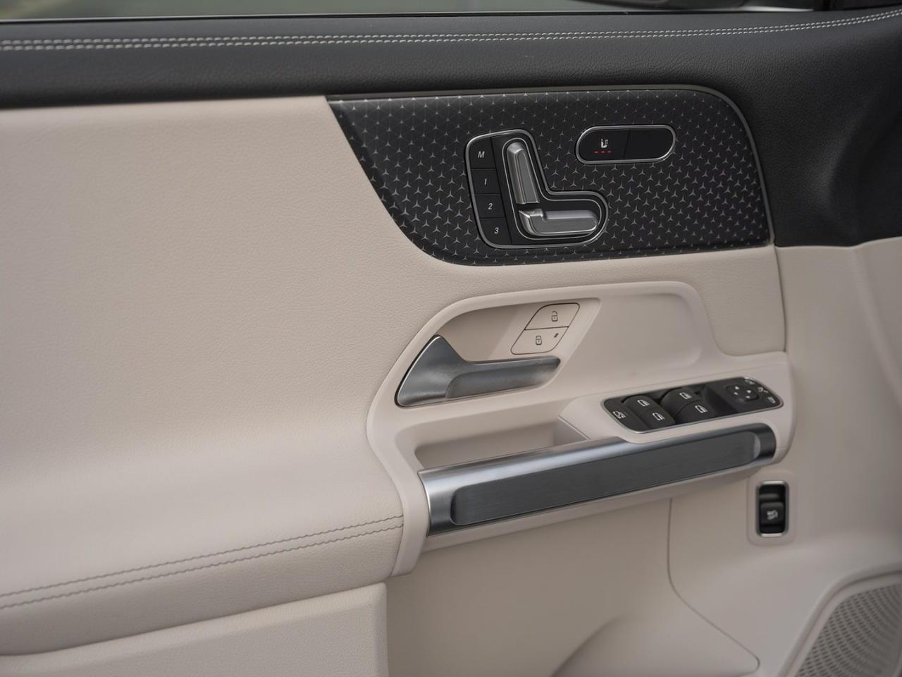 Mercedes-Benz EQB 250+ Progressive Panorama 360° Winterpaket