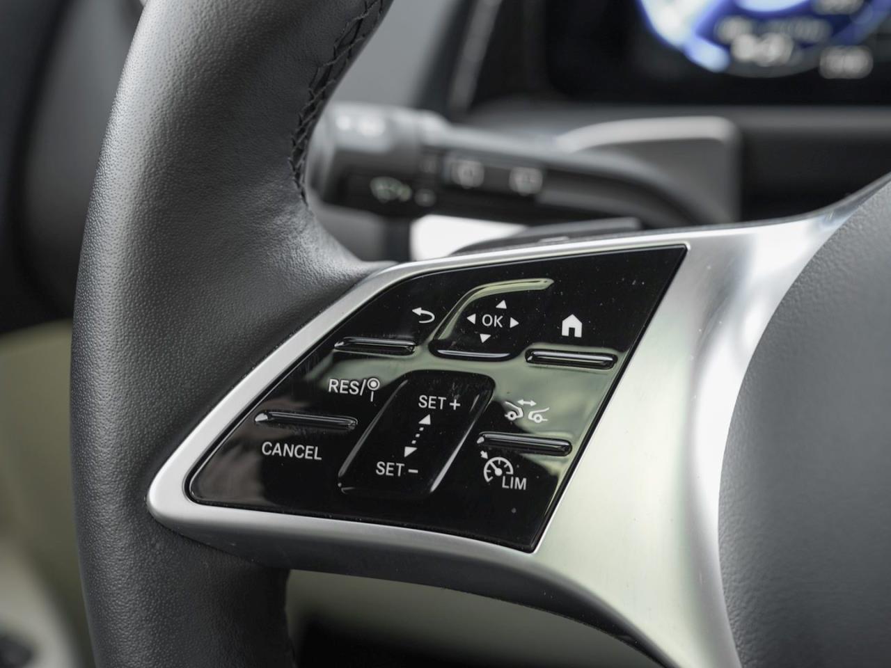 Mercedes-Benz EQB 250+ Progressive Panorama 360° Winterpaket