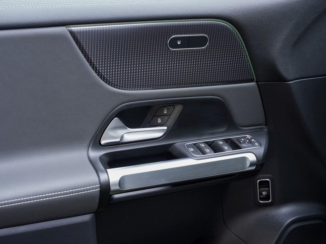 Mercedes-Benz EQB 250 ElectricArt Night Navi Panorama 360°