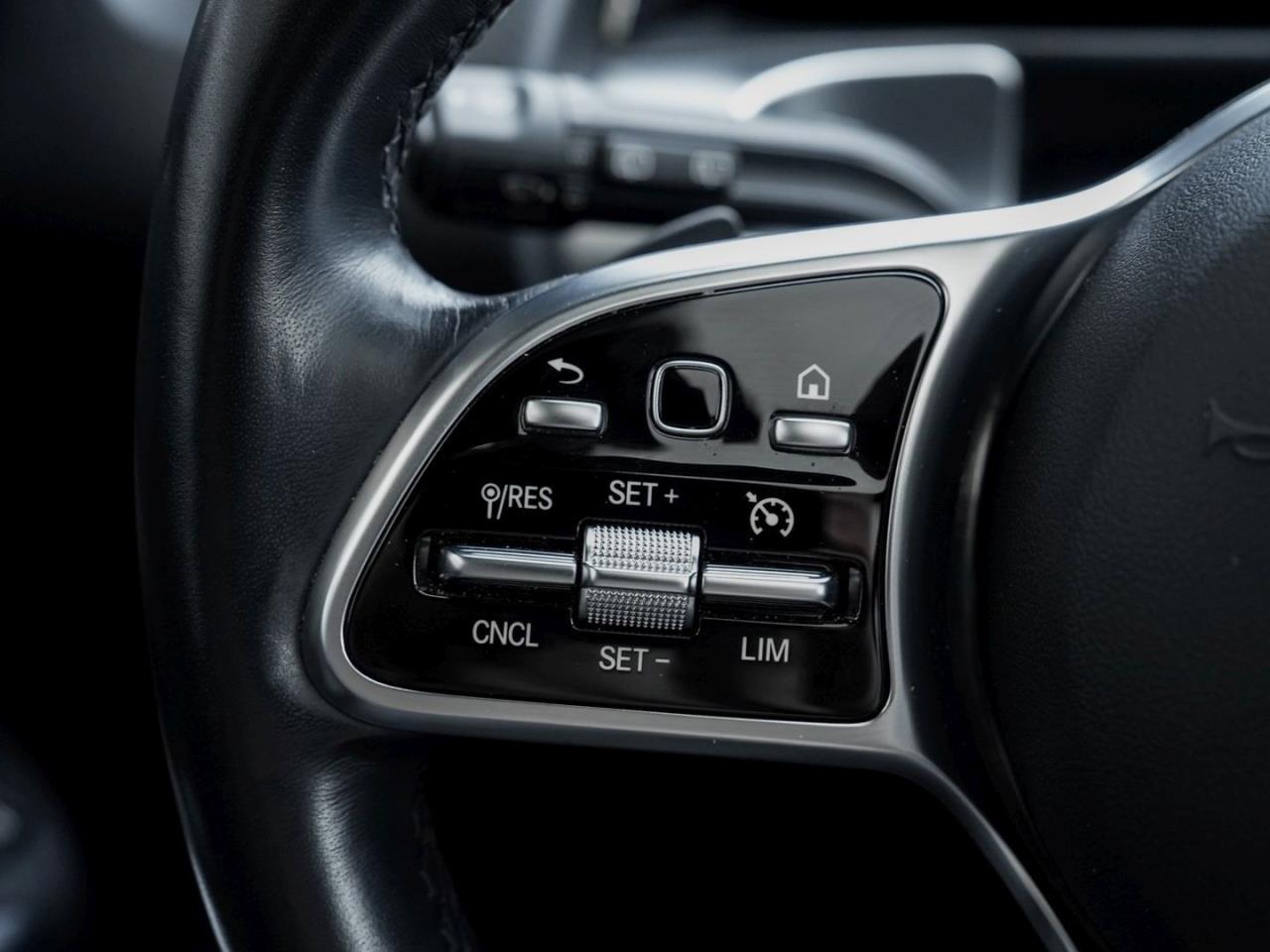 Mercedes-Benz EQB 250 ElectricArt Night Navi Panorama 360°