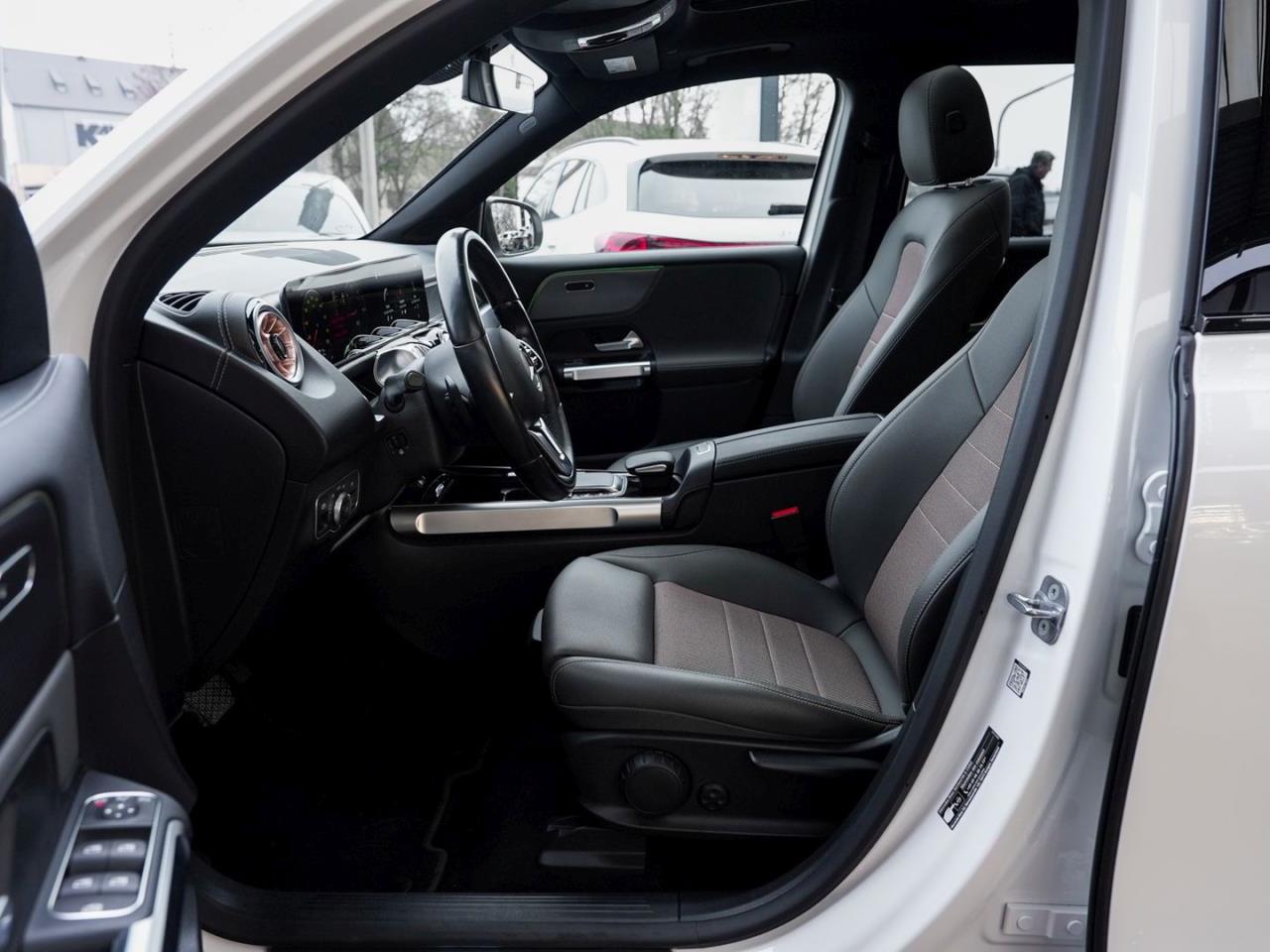 Mercedes-Benz EQB 250 ElectricArt Night Navi Panorama 360°