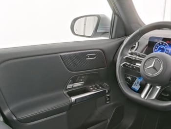 Mercedes-Benz EQB 300 4M AMG MBUX Navi Kamera 7-Sitzer WinterP