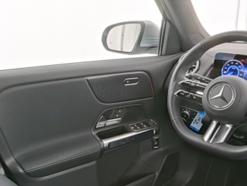 Mercedes-Benz EQB 300 4M AMG MBUX Navi Kamera 7-Sitzer WinterP