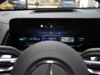 Mercedes-Benz EQB 300 4M AMG Night Burmester Head-Up 360°
