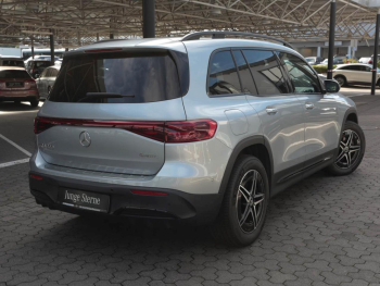 Mercedes-Benz EQB 300 4M AMG Night Burmester Head-Up 360°