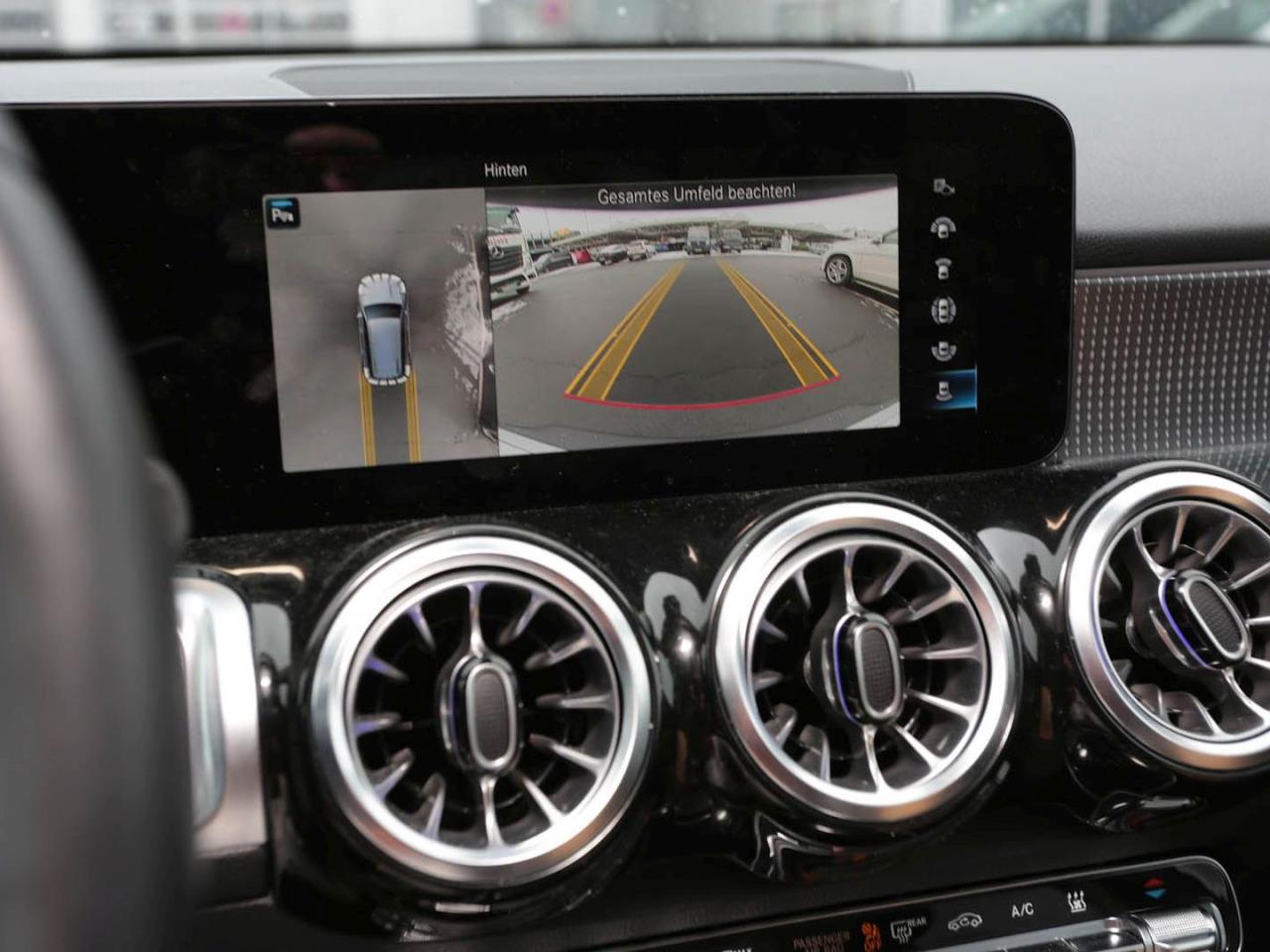 Mercedes-Benz EQB 300 4M Progressive Night Distronic 360°