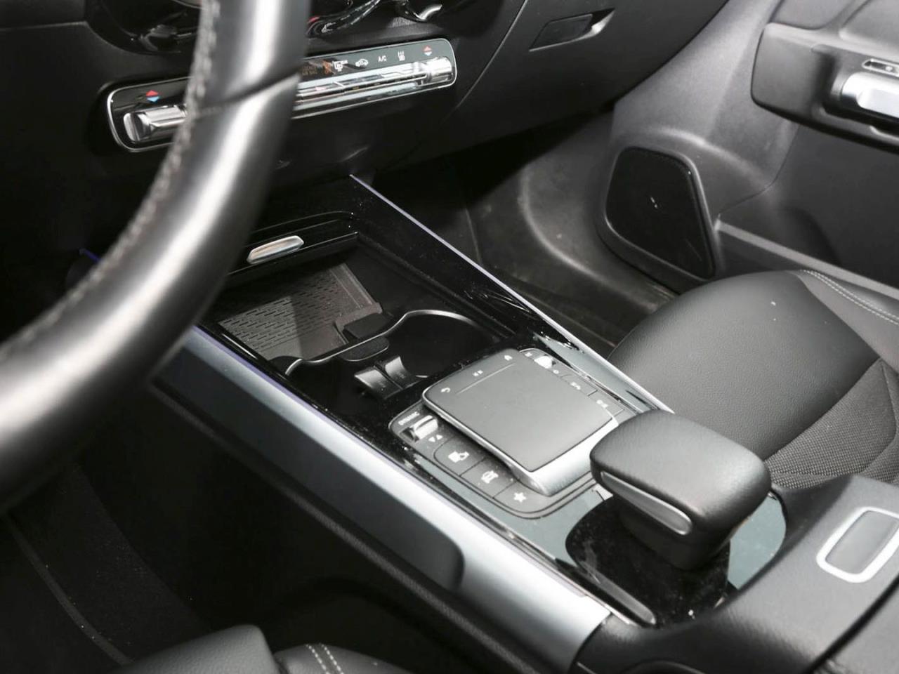 Mercedes-Benz EQB 300 4M Progressive Night Distronic 360°