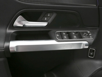 Mercedes-Benz EQB 300 4M Progressive Night Distronic 360°