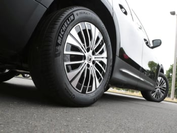 Mercedes-Benz EQB 300 4M Progressive AHK Panorama Kamera EasyP