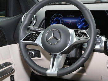 Mercedes-Benz EQB 300 4M Progressive AHK Panorama Kamera EasyP