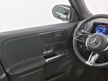 Mercedes-Benz EQB 300 4M Progressive Panorama Distronic Kamera