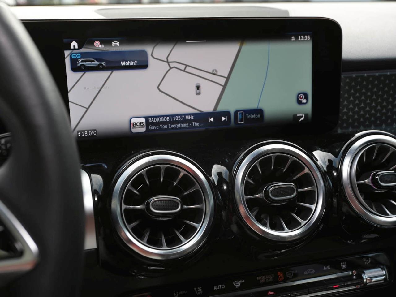 Mercedes-Benz EQB 300 4M Progressive Panorama Distronic Kamera