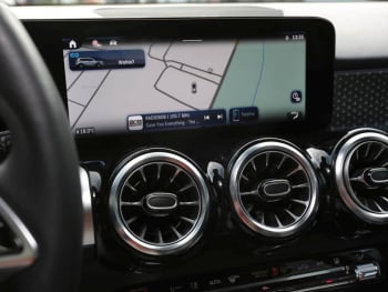 Mercedes-Benz EQB 300 4M Progressive Panorama Distronic Kamera