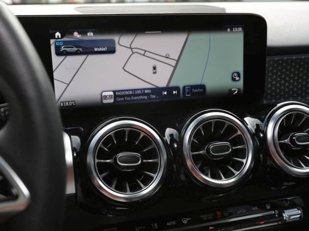 Mercedes-Benz EQB 300 4M Progressive Panorama Distronic Kamera