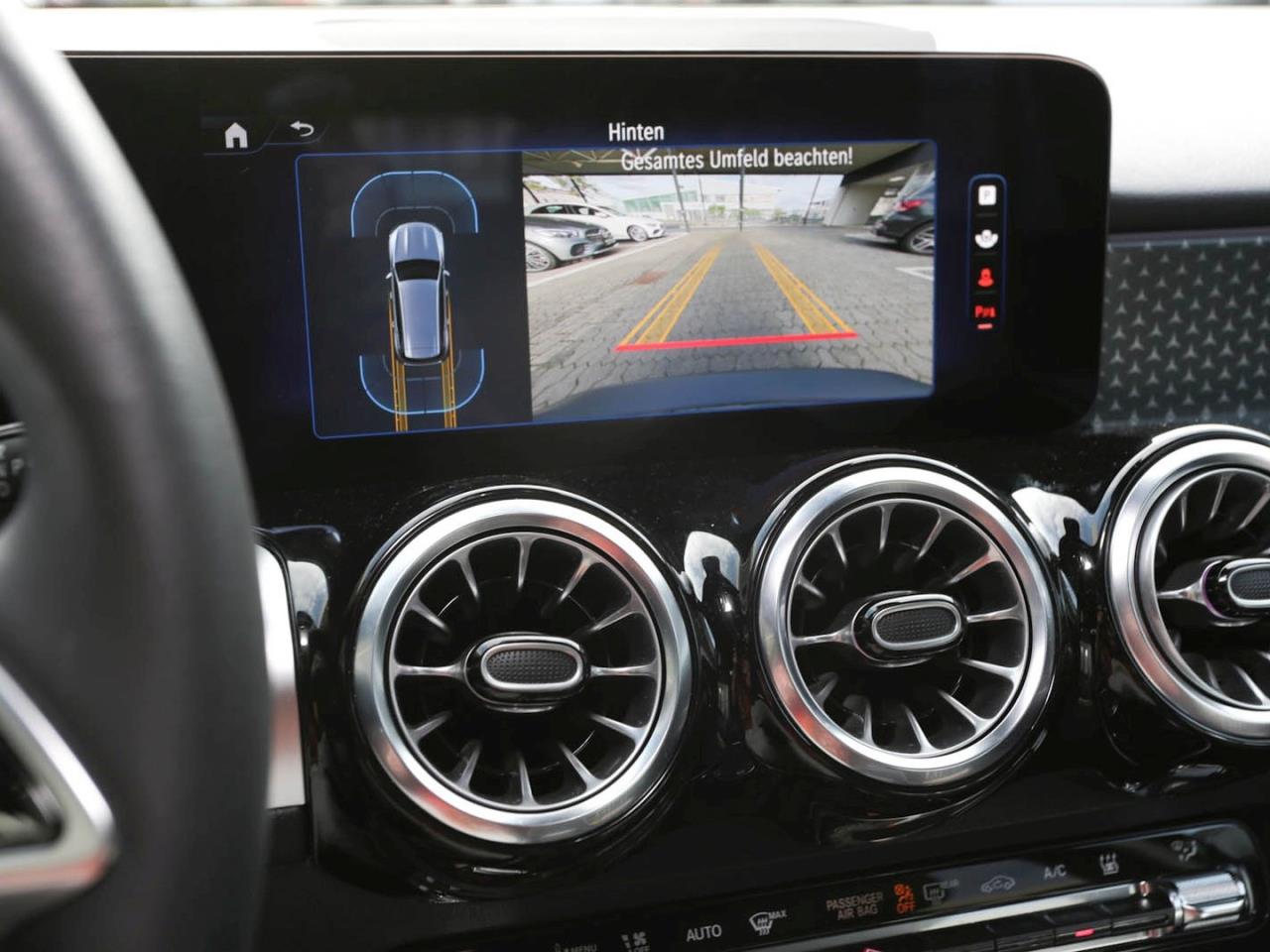 Mercedes-Benz EQB 300 4M Progressive Panorama Distronic Kamera