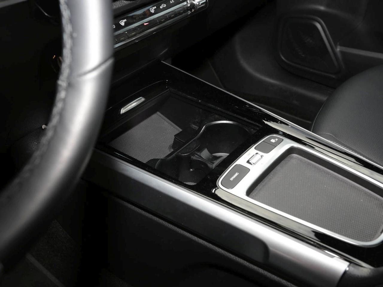 Mercedes-Benz EQB 300 4M Progressive Panorama Distronic Kamera